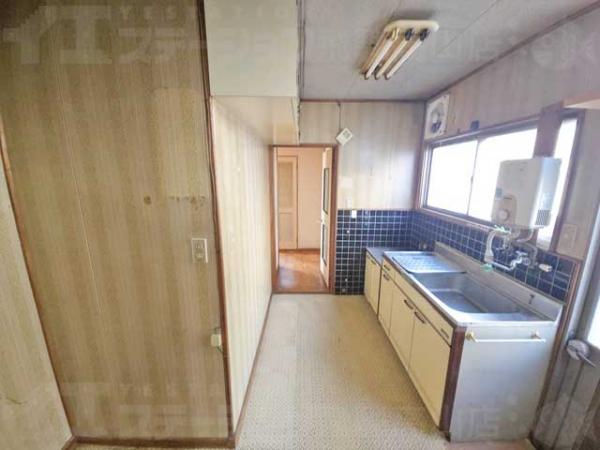 高山市三福寺町 中古戸建 7DK キッチン 