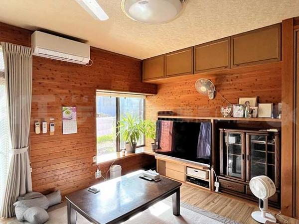 高山市丹生川町 中古戸建 7LDK リビング 