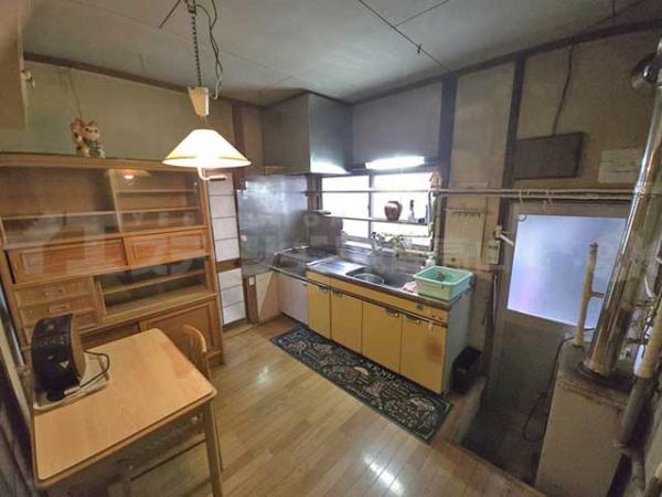 高山市下岡本町 中古戸建 5DK キッチン 