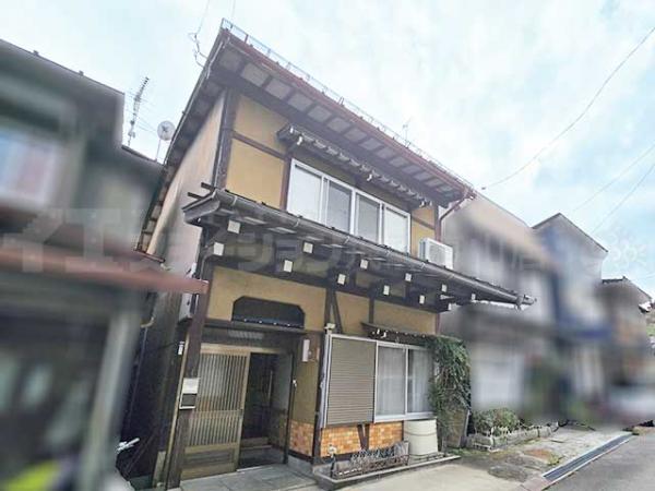 高山市下岡本町 中古戸建 5DK 前面道路含む現地写真 