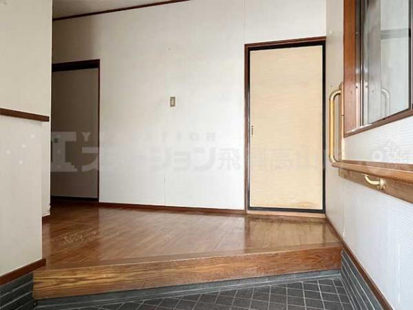 【ご商談中】高山市国府町宇津江 中古戸建 5DK 玄関 