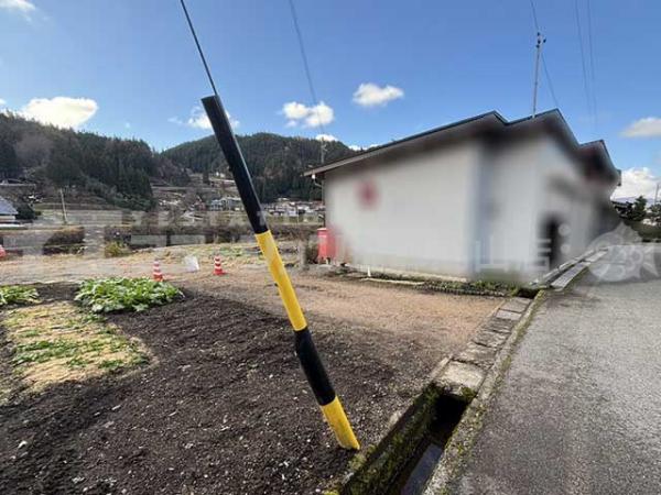 高山市国府町上広瀬 住宅用土地 333.94坪 前面道路含む現地写真 