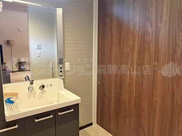 高山市国府町宇津江 中古戸建 4LDK 洗面台・洗面所 