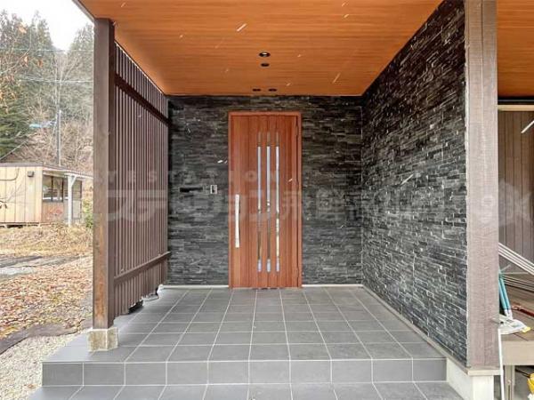 高山市国府町宇津江 中古戸建 4LDK 玄関 