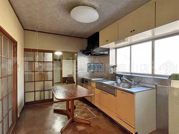 高山市片野町4丁目 中古戸建 6DK キッチン 