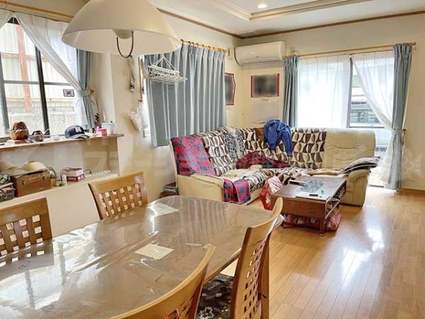 【ご商談中】高山市上岡本町2丁目 中古戸建 ４LDK リビングダイニング