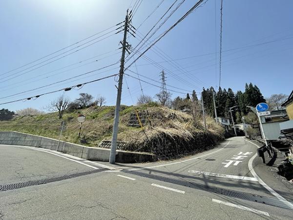 高山市三福寺町　住宅用土地　83.49坪 前面道路含む現地写真 