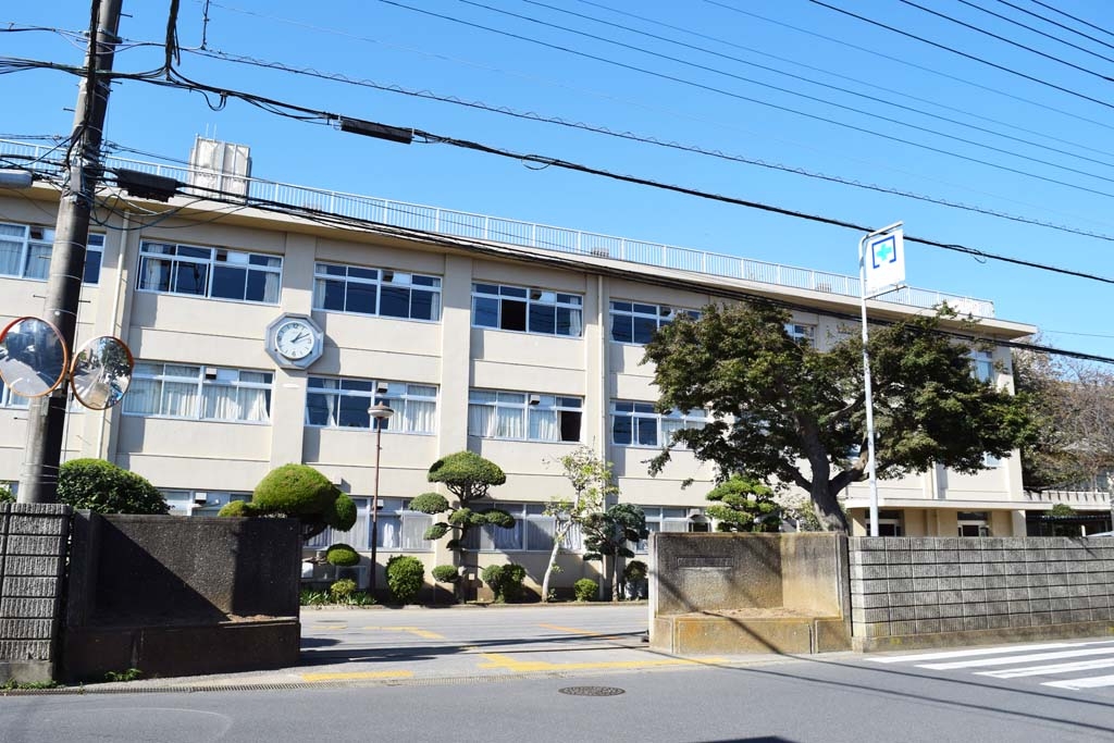 志津中学校