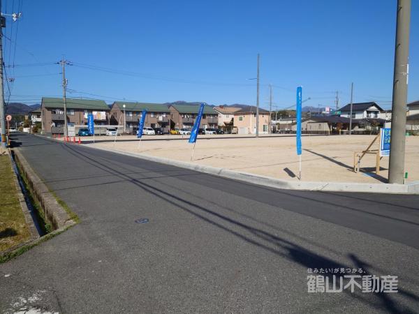 スマートハイムプレイス上河原土地6号地 前面道路含む現地写真 