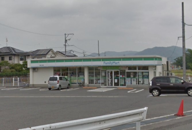 ファミリーマート 西条三升原店