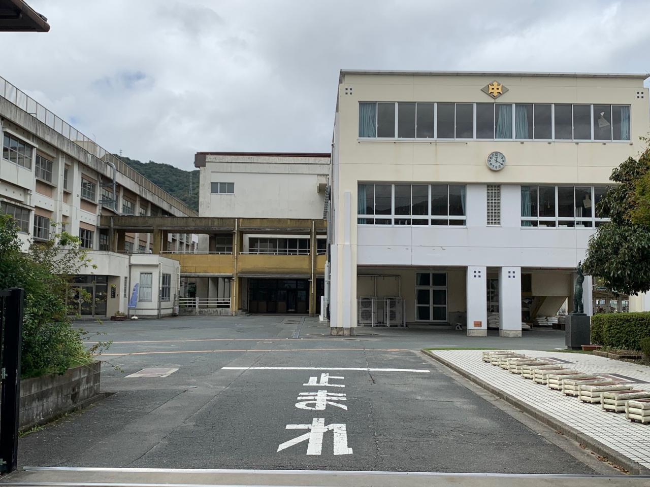 小郡中学校