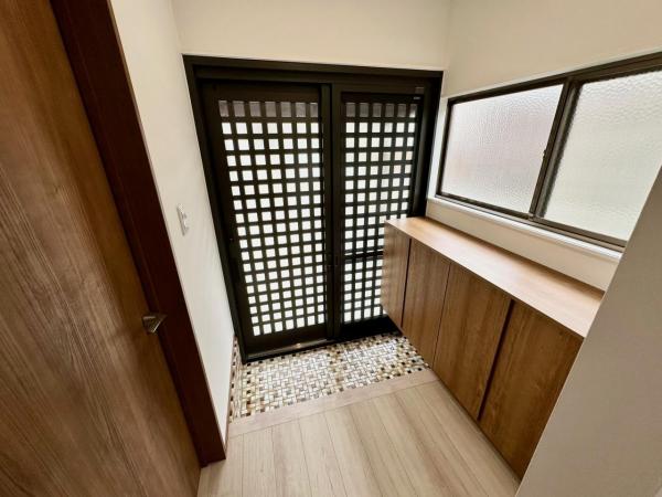中西｜中古再生住宅 玄関 
