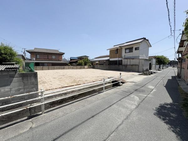 華浦1丁目｜売土地 前面道路含む現地写真 