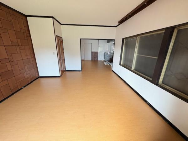 岩畠2丁目｜中古戸建 リビング 