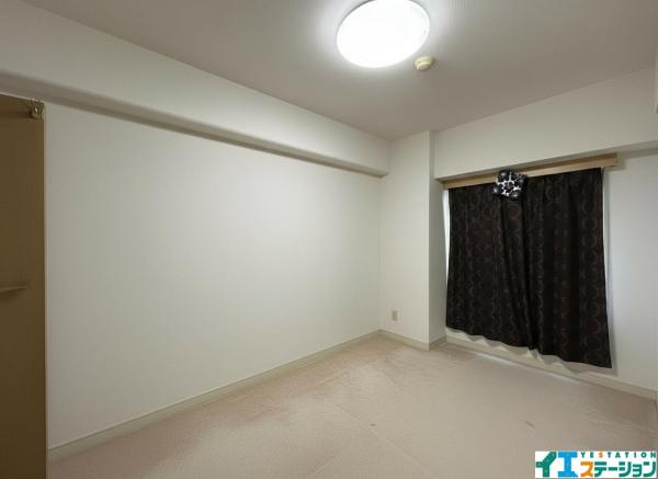 ロイヤルパレス沖野 洋室