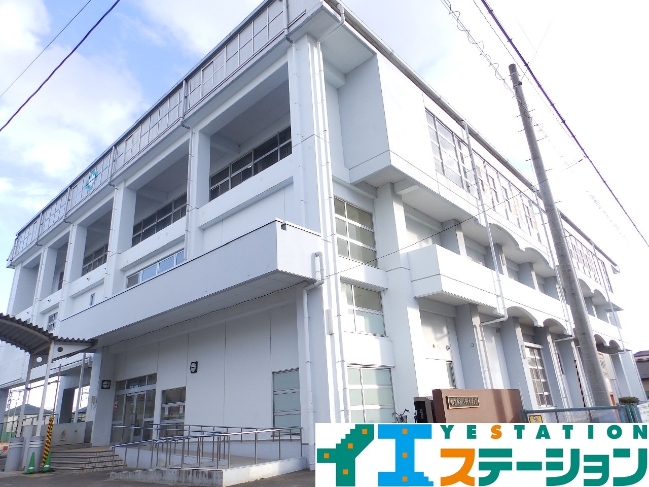 八軒中学校
