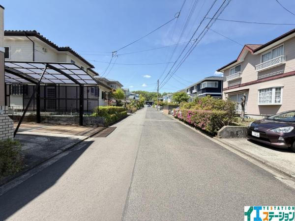 泉区館1丁目 前面道路含む現地写真 
