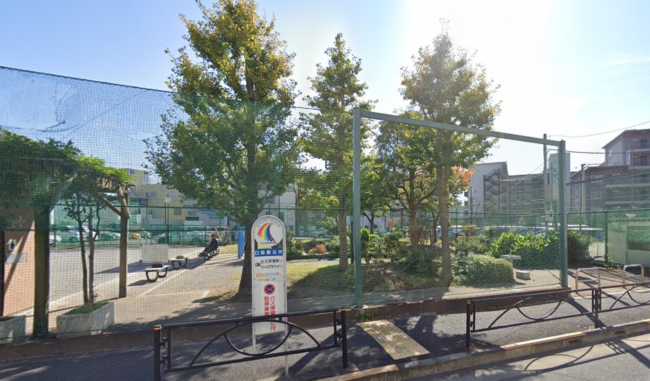 白鳥四丁目公園