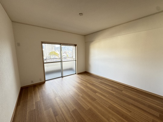 中須コーポラス リビング以外の居室 