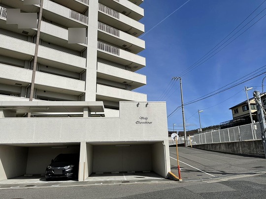 ウェルディ大原駅前フェリス 駐車場 