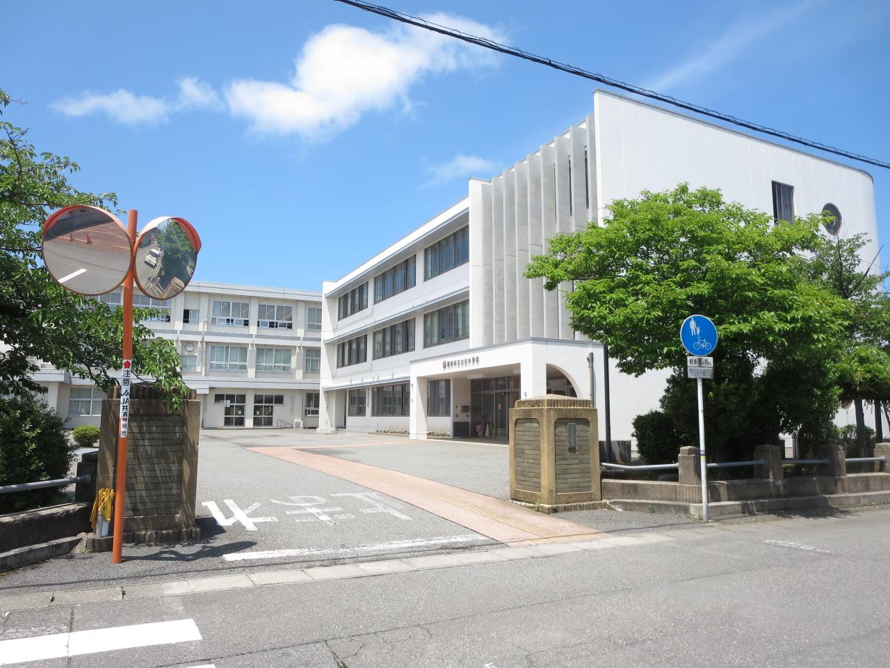 鶴岡市立大山小学校