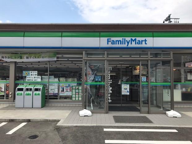 ファミリーマート 鶴岡宝田店