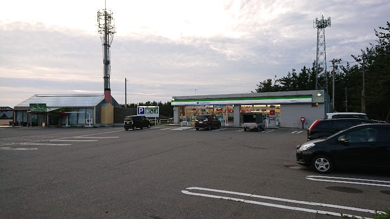 ファミリーマート 鶴岡湯野浜店