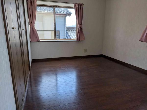 鶴岡市大半田　中古住宅 リビング以外の居室 