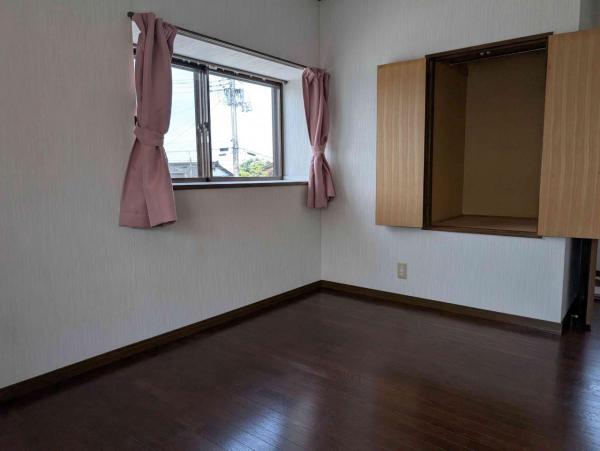 鶴岡市大半田　中古住宅 リビング以外の居室 