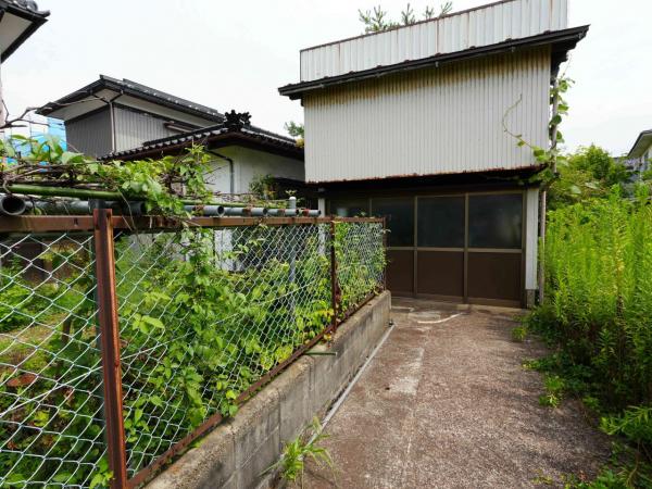 中古戸建 鶴岡市新形町15-33 JR羽越本線鶴岡駅 695万円