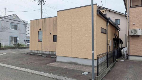 鶴岡市宝田一丁目　売事務所・店舗 現地外観写真 