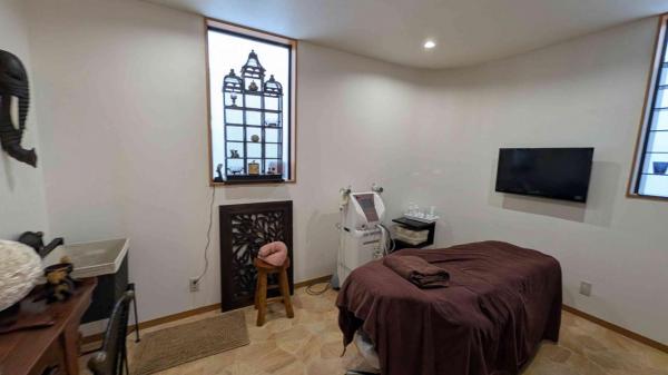 鶴岡市宝田一丁目　売事務所・店舗 収納 