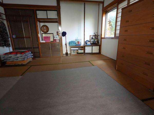 酒田市字新町　中古住宅　【現況渡し】 リビング以外の居室 