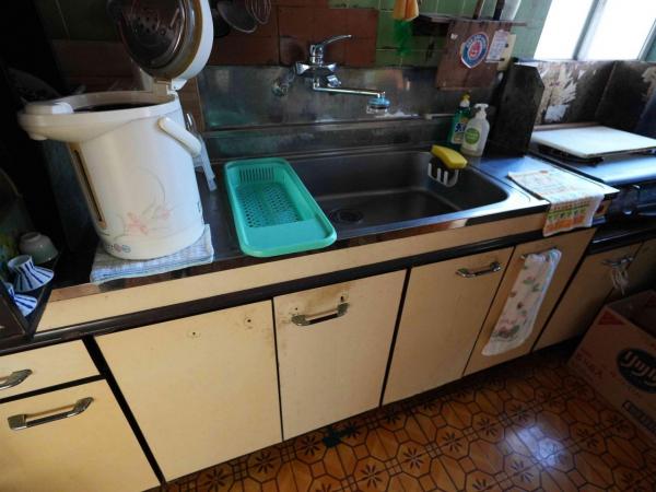 酒田市字新町　中古住宅　【現況渡し】 キッチン 