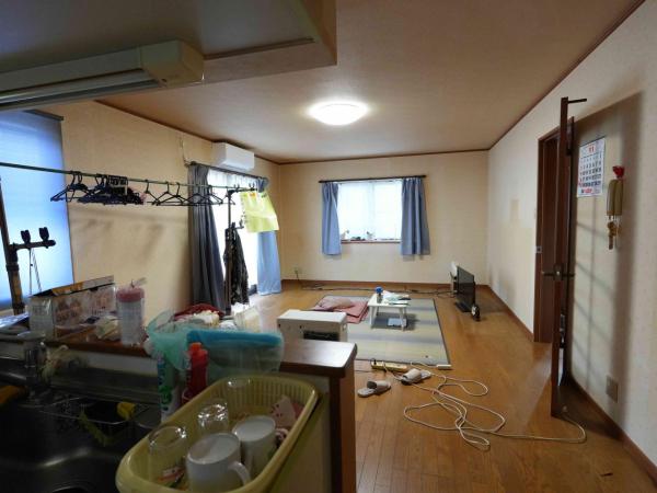 酒田市東泉町一丁目　中古住宅 リビング 