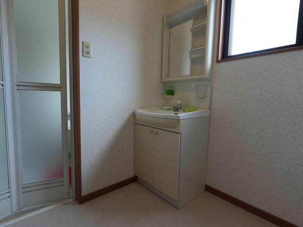 酒田市東泉町一丁目　中古住宅 洗面台・洗面所 