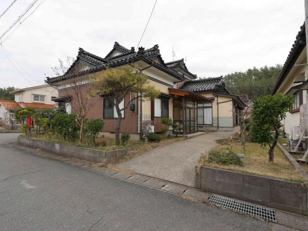 中古戸建 飽海郡遊佐町菅里字菅野2-79 JR羽越本線吹浦駅 980万円
