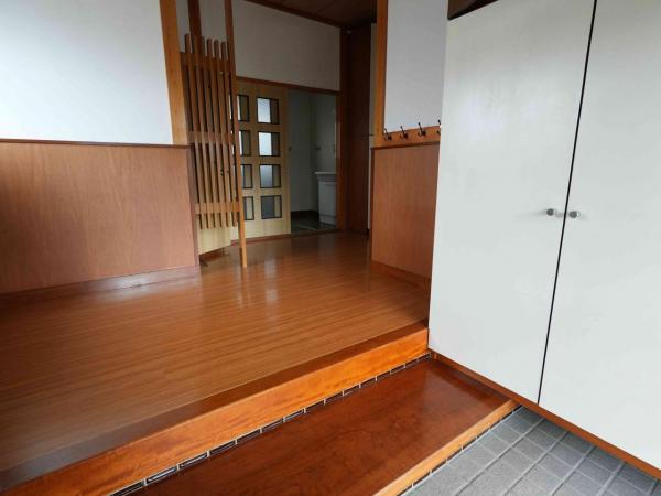 酒田市光ヶ丘二丁目　中古住宅 玄関 
