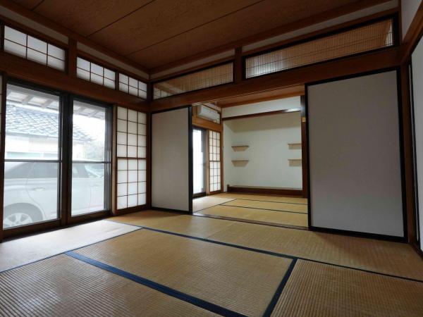 酒田市光ヶ丘二丁目　中古住宅 リビング以外の居室 