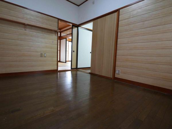 酒田市光ヶ丘二丁目　中古住宅 リビング以外の居室 