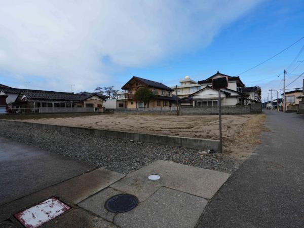 土地 酒田市宮野浦１丁目182-1，183-1 JR羽越本線酒田駅 800万円