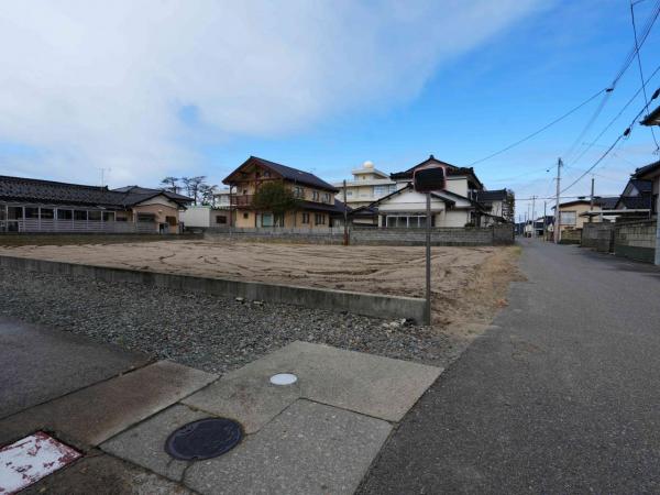 土地 酒田市宮野浦１丁目182-1，183-1 JR羽越本線酒田駅 800万円