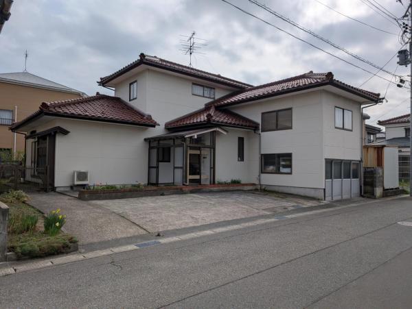  山形県酒田市北新橋２丁目7-9 JR羽越本線酒田駅 900万円