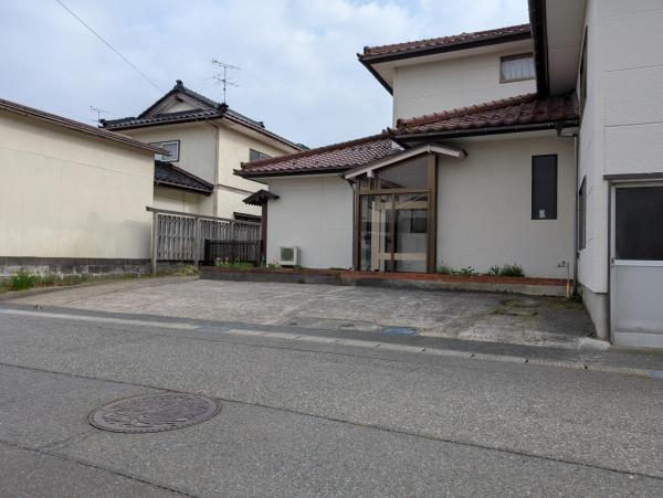  山形県酒田市北新橋２丁目7-9 JR羽越本線酒田駅 900万円