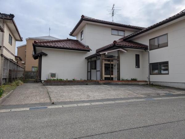  山形県酒田市北新橋２丁目7-9 JR羽越本線酒田駅 900万円