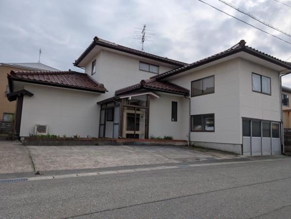  山形県酒田市北新橋２丁目7-9 JR羽越本線酒田駅 900万円