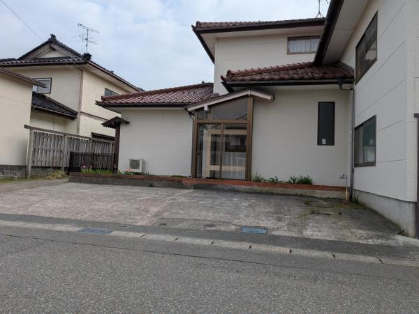  山形県酒田市北新橋２丁目7-9 JR羽越本線酒田駅 900万円