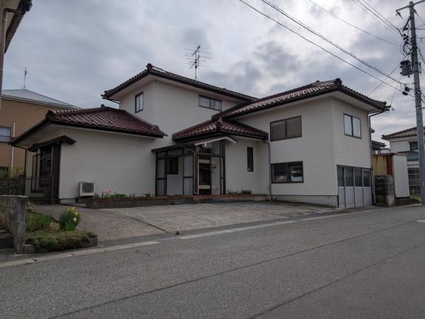  山形県酒田市北新橋２丁目7-9 JR羽越本線酒田駅 900万円