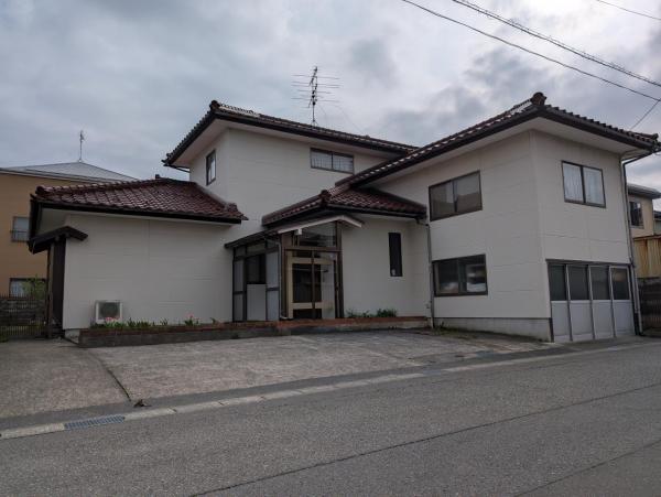  山形県酒田市北新橋２丁目7-9 JR羽越本線酒田駅 900万円