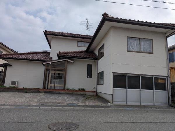  山形県酒田市北新橋２丁目7-9 JR羽越本線酒田駅 900万円